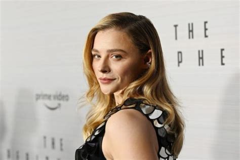 chloe grace moretz fake pregnant gif